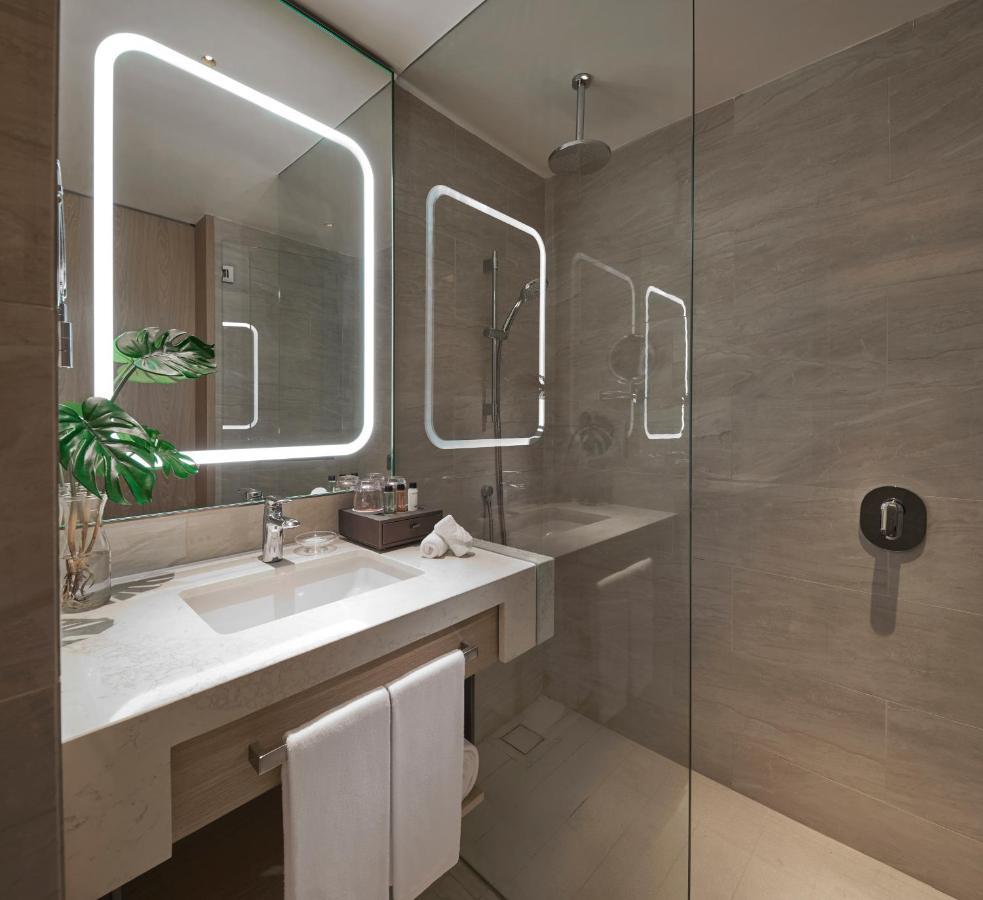 Hotel Amari Spice Penang Bayan Lepas Esterno foto Bathroom