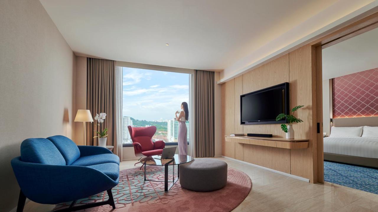 Hotel Amari Spice Penang Bayan Lepas Esterno foto A suite at the hotel
